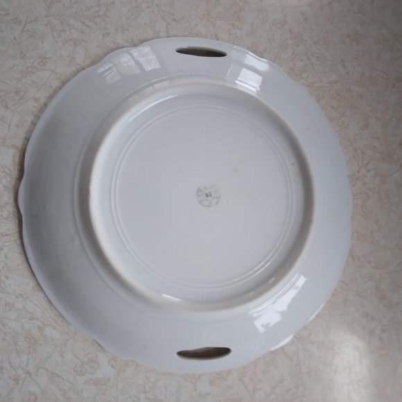 Plate, Vintage, Decorative, with Cut Out Handles - Picture 4 of 7
